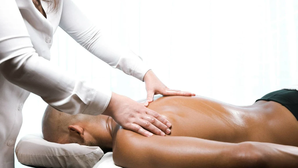 Carillon spa man getting a massage